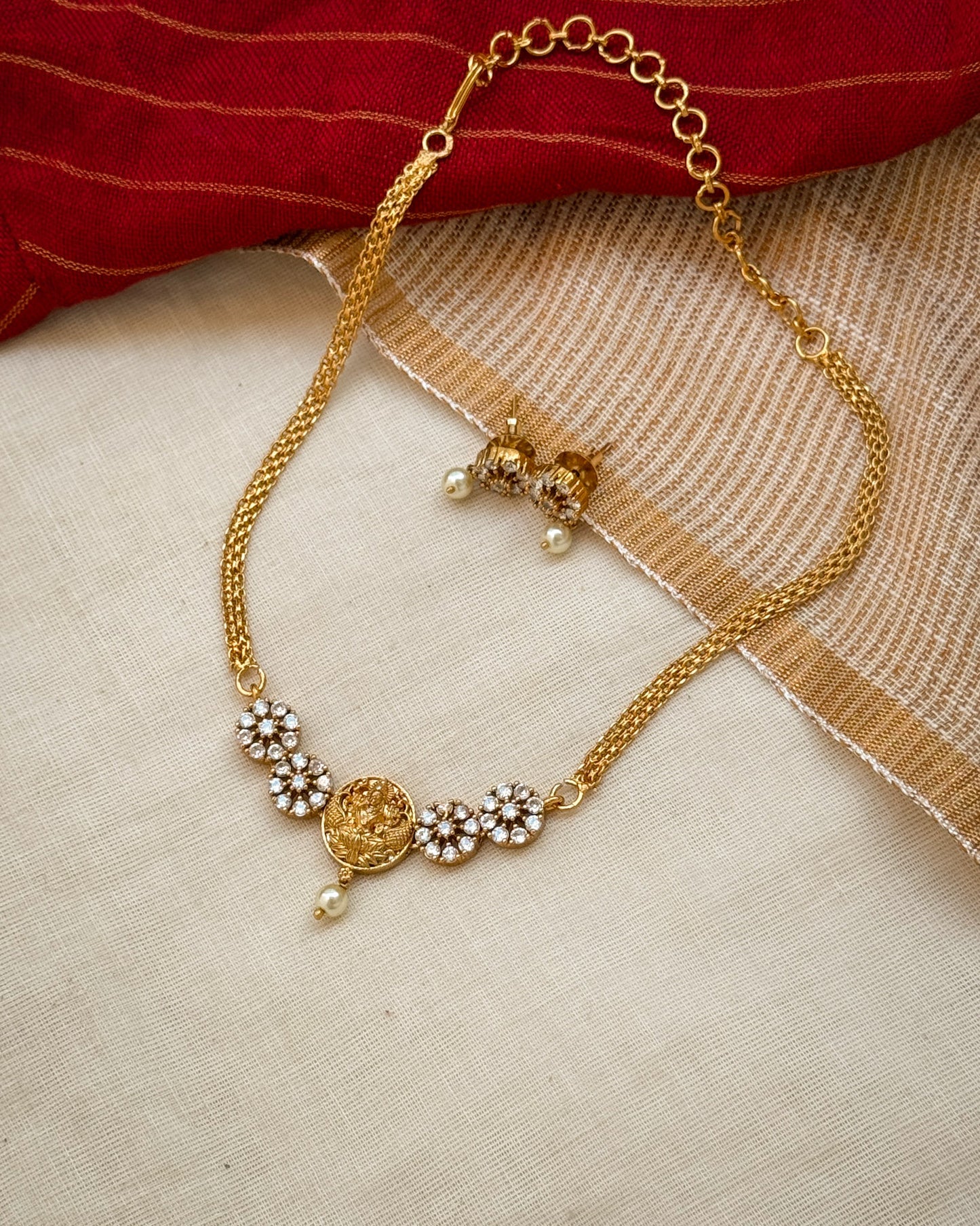 Simple AD Stone Choker