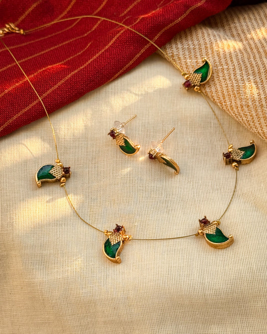 Invisible Green Manga Necklace