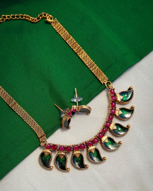 Green Manga Choker