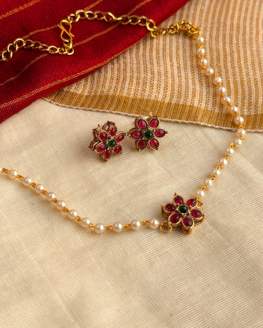 Simple Pearl Choker