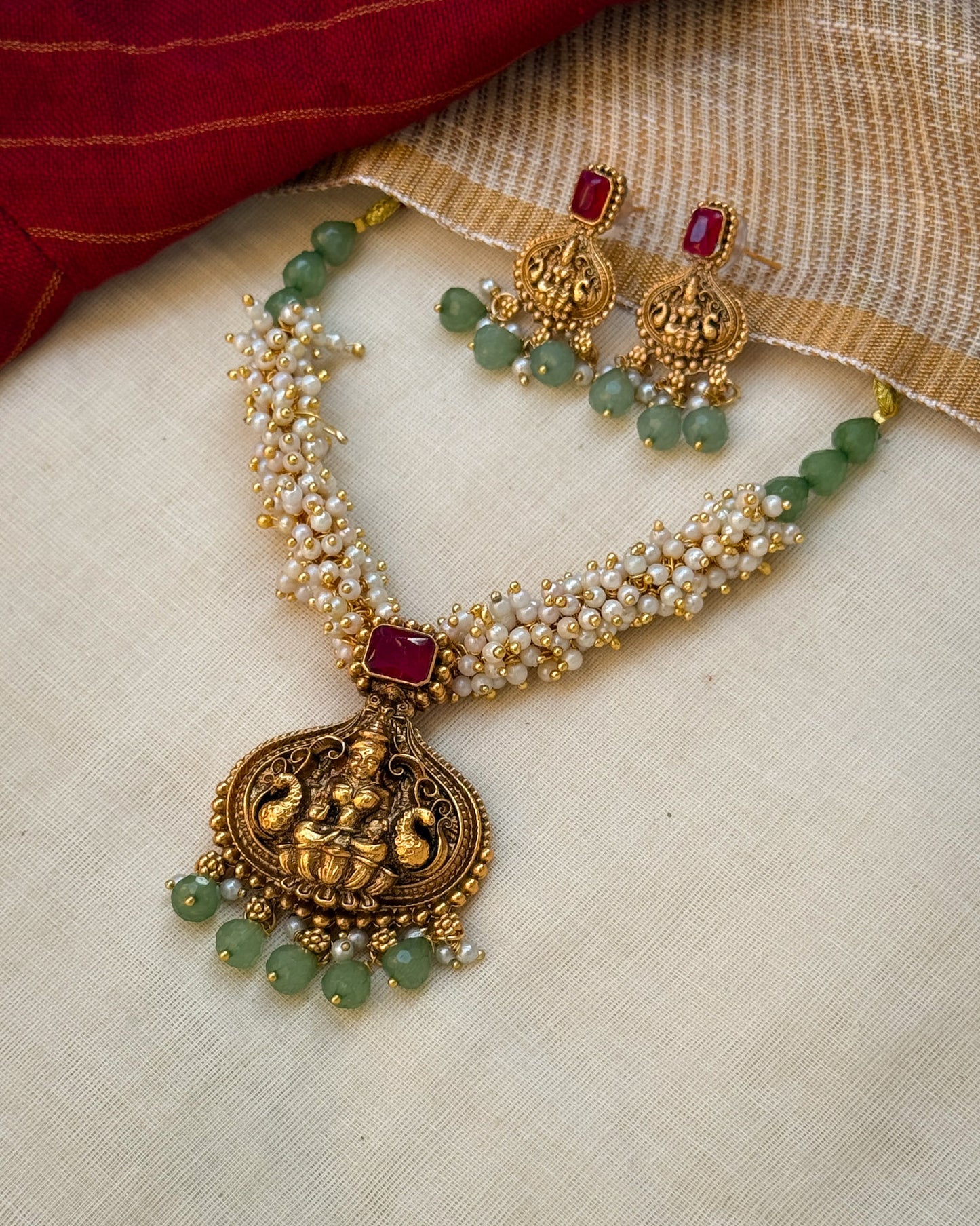 Elegant Pearl Necklace