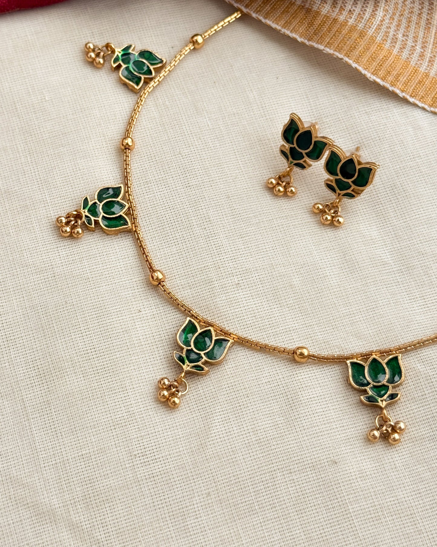 Simple Lotus Multipendant Necklace-AN057