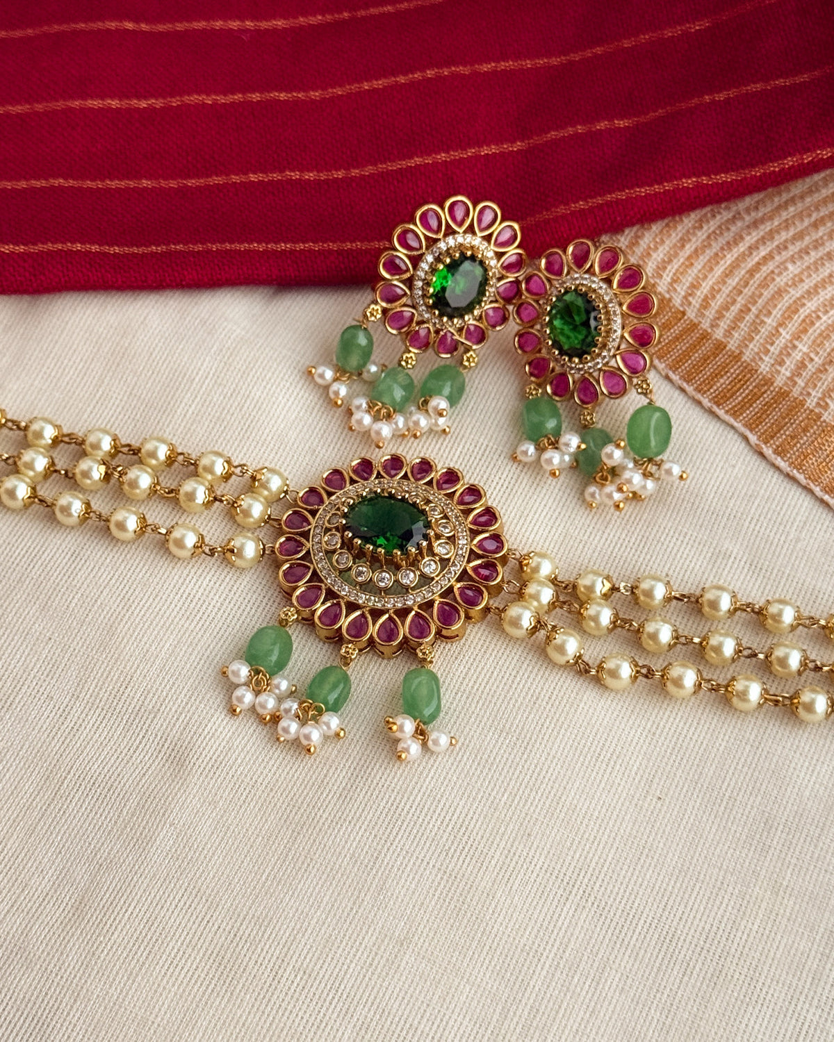 Royal Emerald Pearl Choker-AN110